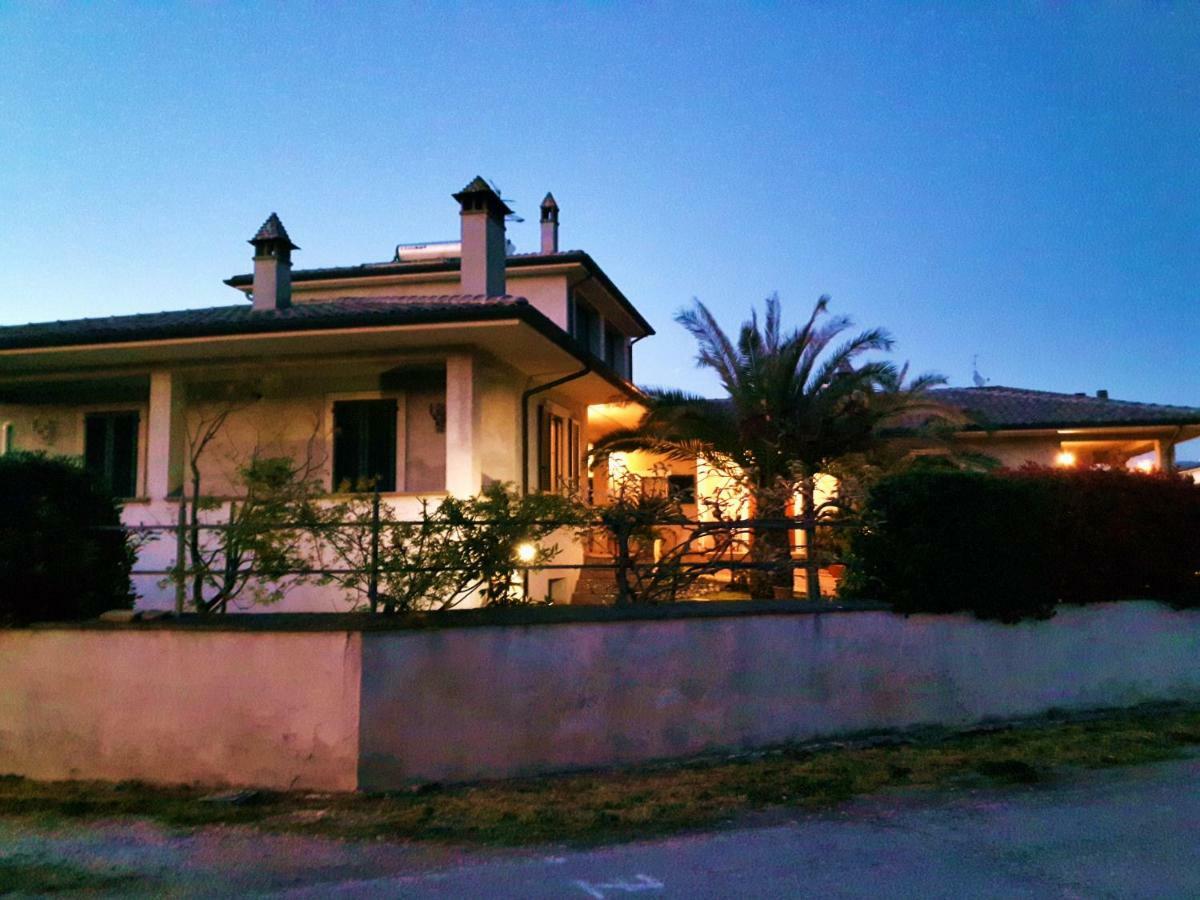 Bed and Breakfast Elisa House Foligno Exterior foto